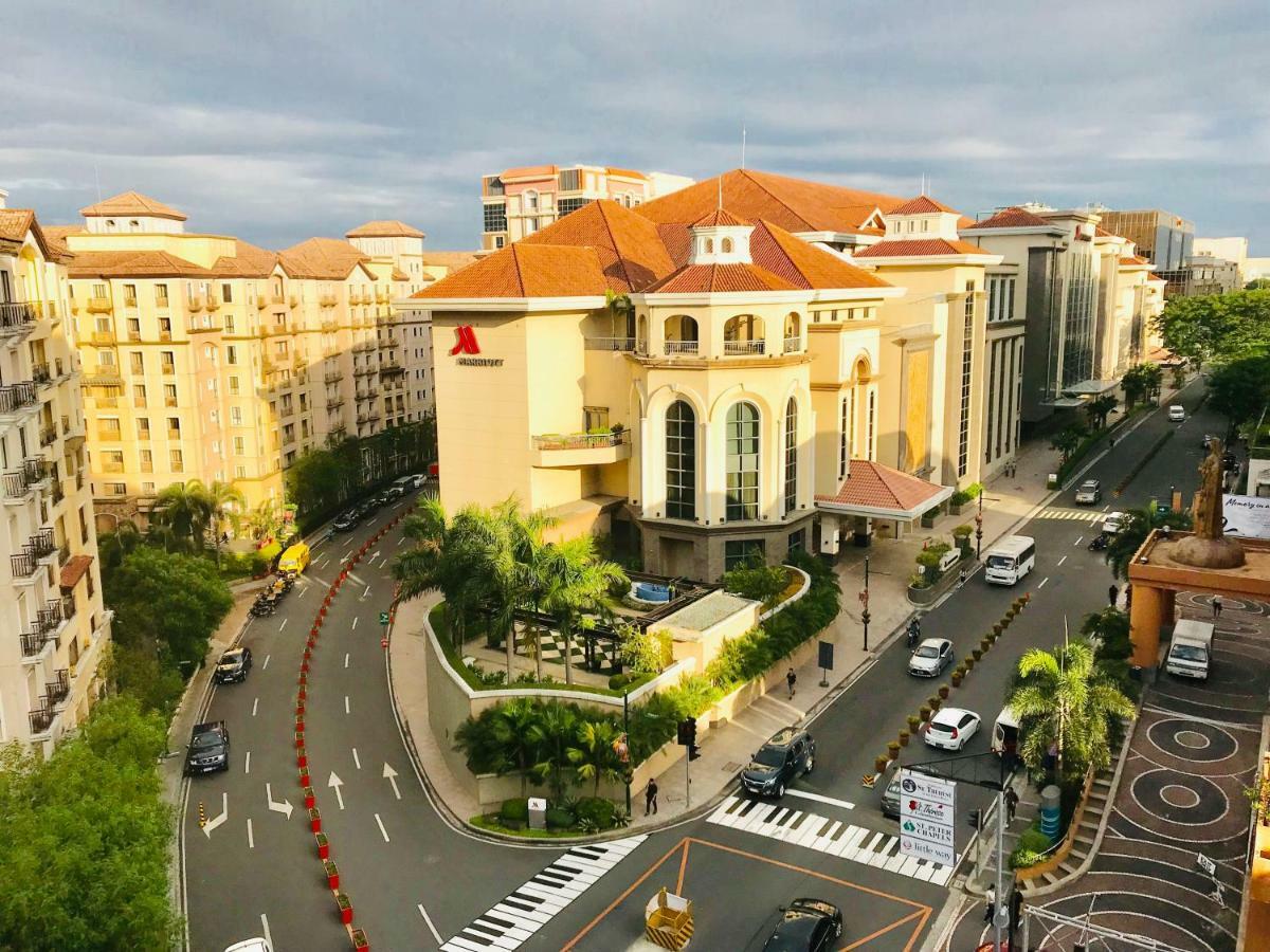 One Palm Tree Villas Across Naia-T3 Manila Exterior photo