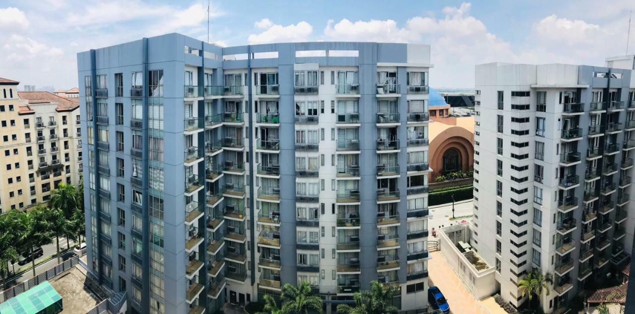 One Palm Tree Villas Across Naia-T3 Manila Exterior photo